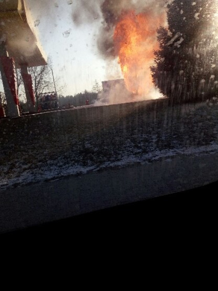 Wybuch gazu na stacji paliw w Topólce [zdjęcia, wideo]