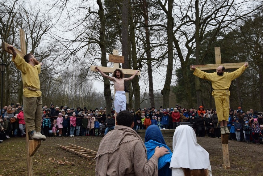 Na Kalwarii Wejherowskiej w Wielki Piątek, 7 kwietnia 2023...