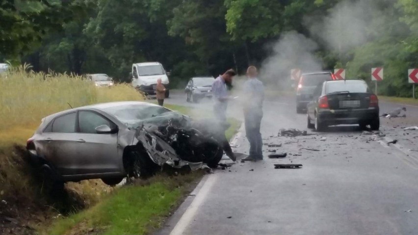 Wypadek w gminie Masłowice. Czołowe zderzenie między Granicami a Strzelcami Małymi