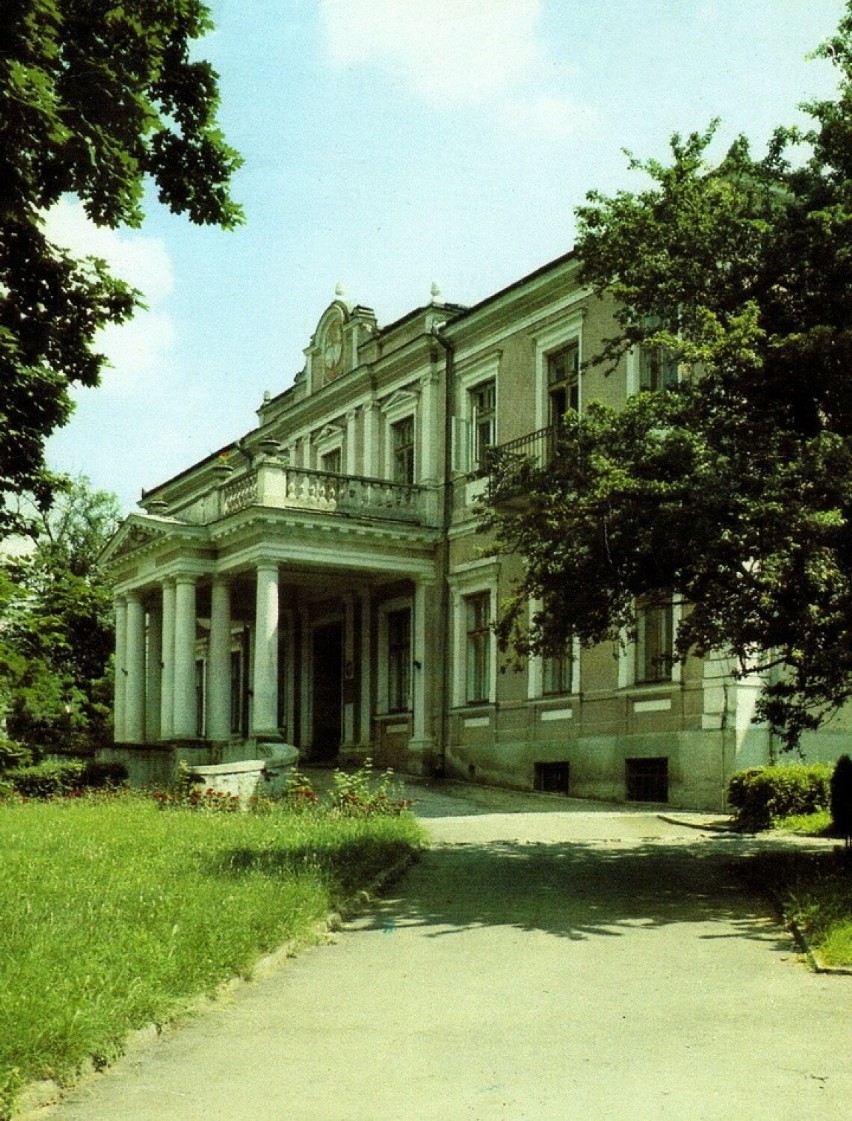 Lata 1981-1983 , Ostrowiec świętokrzyski, muzeum w dawnym...