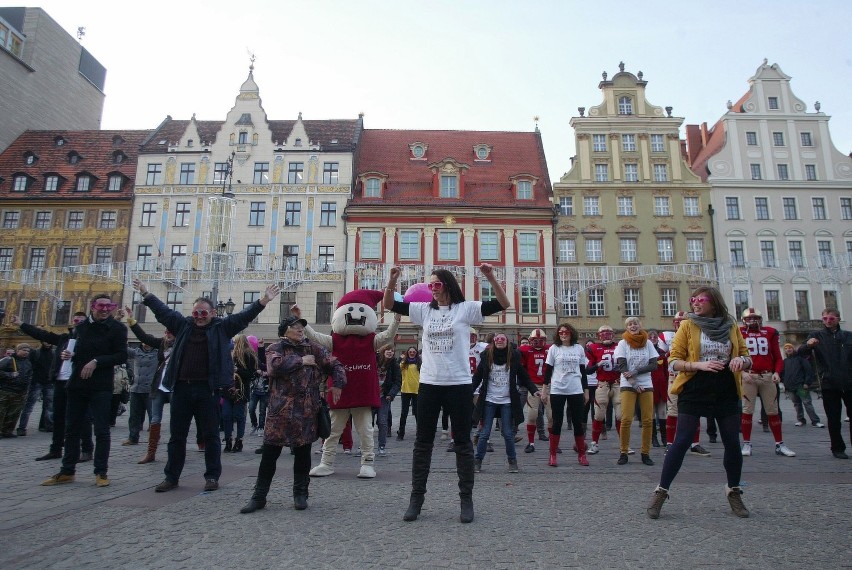 Wrocław: Tańczyli na Rynku z okazji Dnia Życzliwości