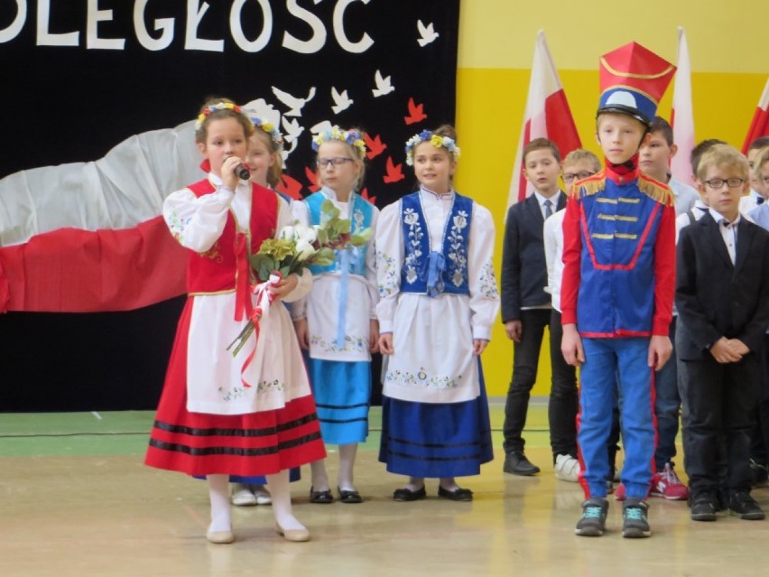 Szkoła Podstawowa w Pępowie uczciła Święto Niepodległości  ZDJĘCIA