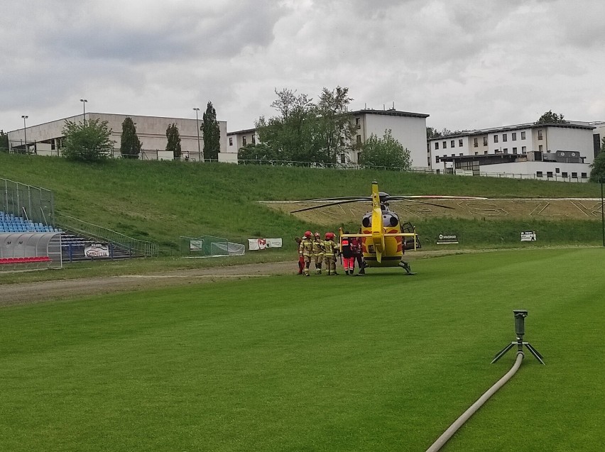 Gniezno. Wypadek na budowie MOK-u. 8 osób spadło z wysokości. SĄ POSZKODOWANI! [FOTO]