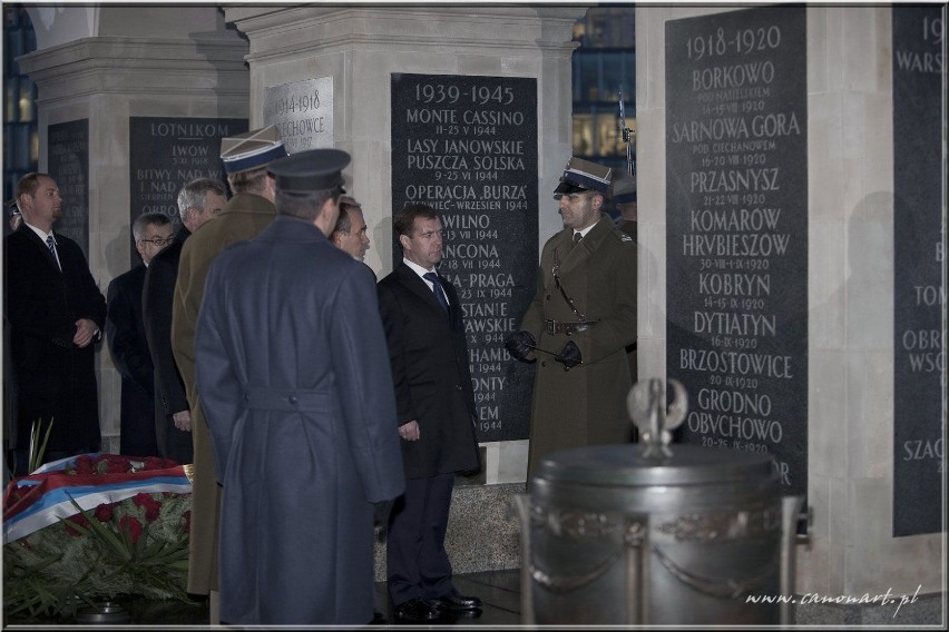 Dmitrij Miedwiedziew poznaje historię powstania Grobu...