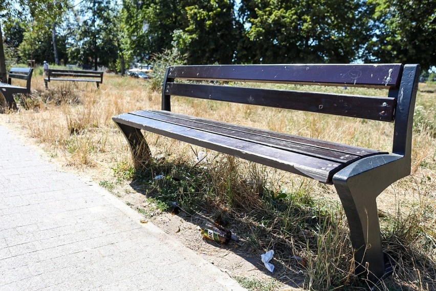 Place zabaw w centrum Szczecina są zaniedbane? "Nie da się tam bawić"