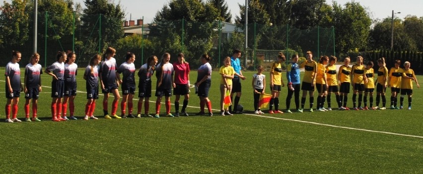 III liga kobiet. Leier Olimpico Malbork - Checz Gdynia 1:0 (1:0)