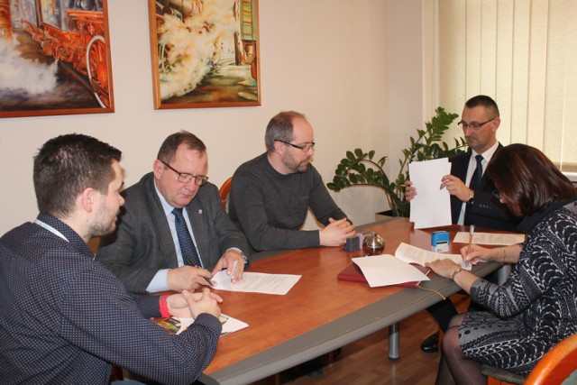 Podpisanie umowy na dokumentację przebudowy ul. Lipowej wraz z budową ronda