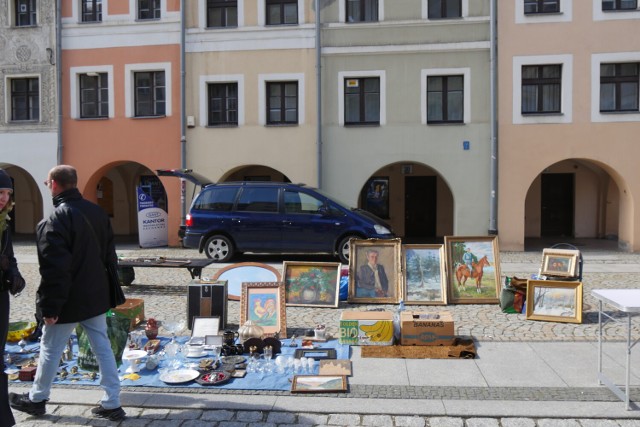 Jarmark Staroci w Legnicy co miesiąc przyciąga tłumy!