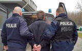 Złodziej zatrzymany przez policję. Kradł w sklepach spożywczych w Gomunicach