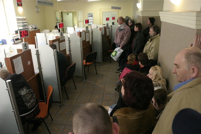 Skutki braku ważnego dowodu osobistego mogą być bardzo dotkliwe, zwłaszcza w wakacje - ostrzegają gdańscy urzędnicy.