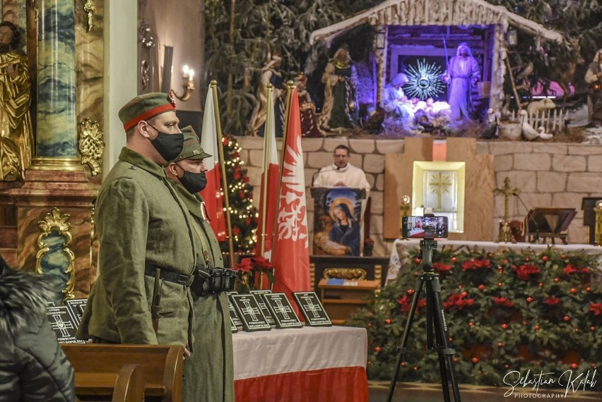 Rodziny Powstańców Wielkopolskich otrzymały tabliczki powstańcze [ZDJĘCIA]