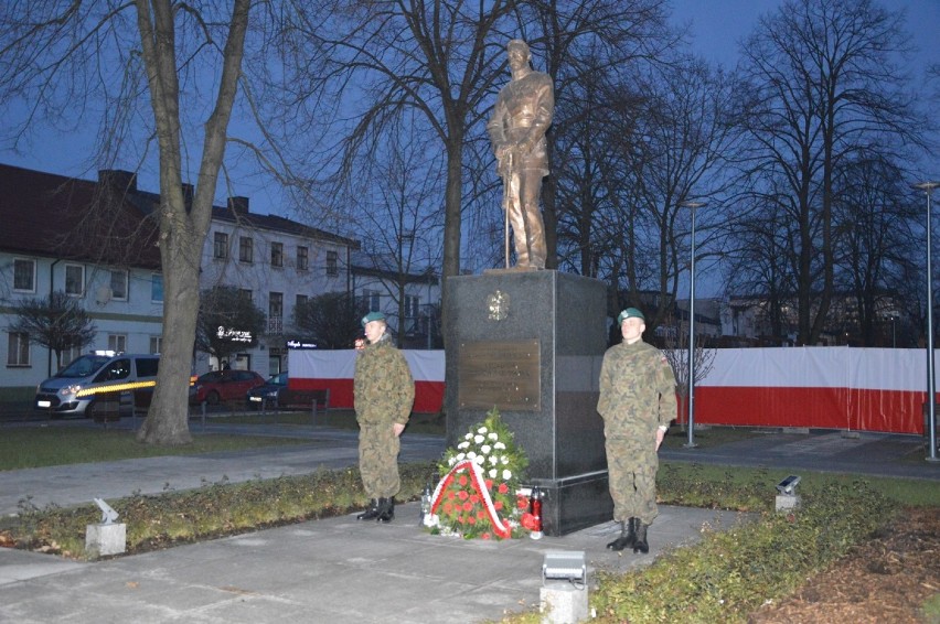 Bełchatów. Upamiętnili rocznicę urodzin Marszałka Józefa Piłsudskiego [ZDJĘCIA]