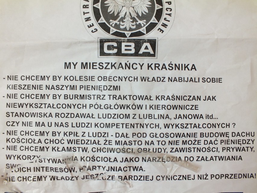 Takie plakaty pojawiły się w różnych częściach Kraśnika