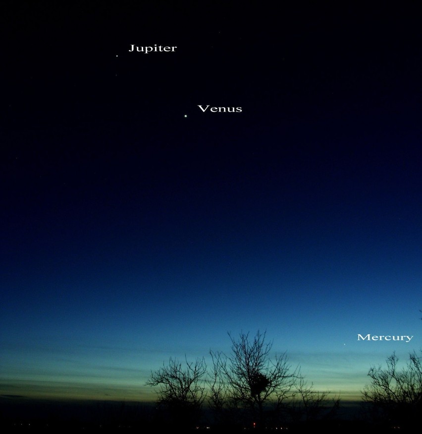 Widoczne zbliżenie Jowisza z Wenus. Dodatkowo nad horyzontem...