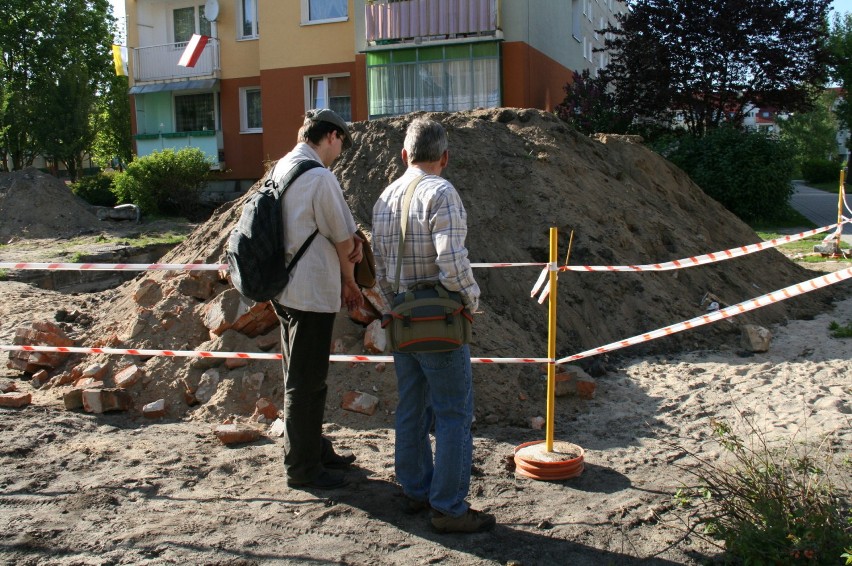 KOlszak i Bogusław_ZG widzą pasjonujący temat w stercie piachu i cegieł