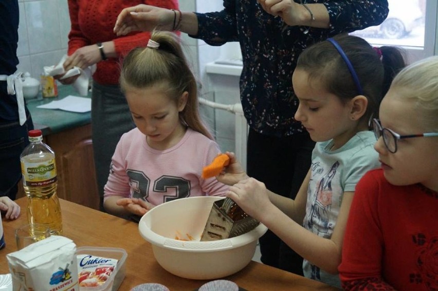 FERIE 2019: W Szkole Podstawowej w Smolicach czas ferii upływa na ciekawych zajęciach [FOTOGALERIA]