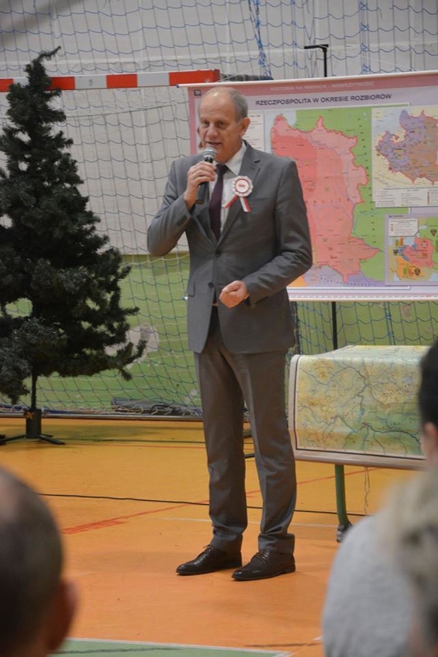 Piękne uroczystości z okazji Święta Niepodległości w szkołach gminy Żukowo  ZDJĘCIA