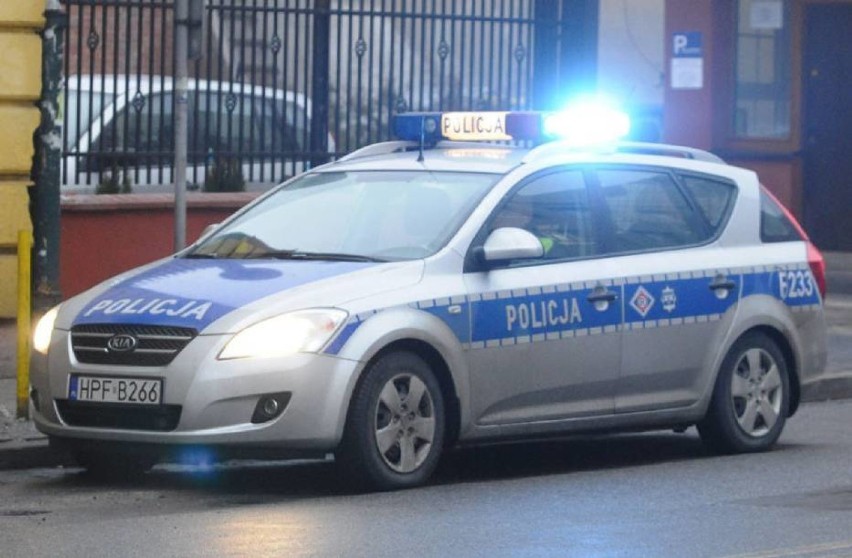 Policjanci uratowali życie 48-letniemu mieszkańcowi Piły....