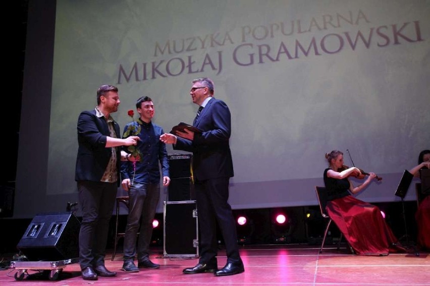 Medal Młodej Sztuki w dziedzinie muzyka popularna otrzymał...