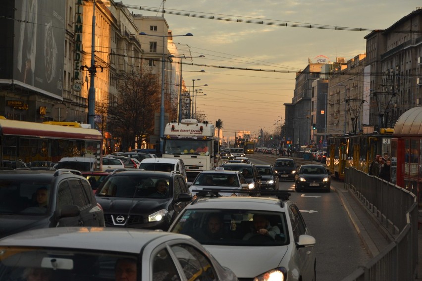 Niechciany samochód w centrum. Czy miasto zapomina o...