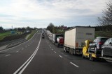 Ogromna kolejka ciężarówek przed polsko-ukraińskim przejściem granicznym w Medyce [ZDJĘCIA]