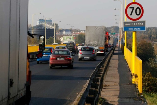 Gdy wcześniej remontowano most Lecha, tworzyły się tu gigantyczne korki...