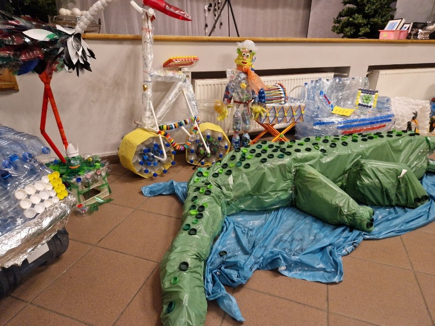 Klasa z najciekawszą instalacją z odpadów wygrała wycieczkę! Finał konkursu ekologicznego dla szkół w Dusznikach