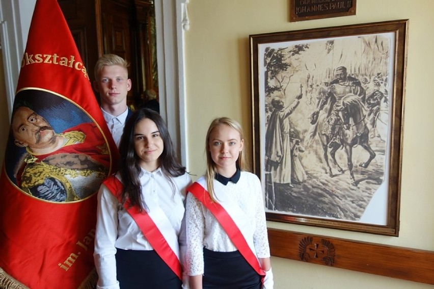 Uczniowie elitarnego liceum poświęcili sztandar szkoły w Wiedniu 