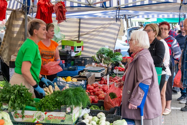 Największym zainteresowaniem cieszą się stoiska lokalnych dostawców owoców i warzyw