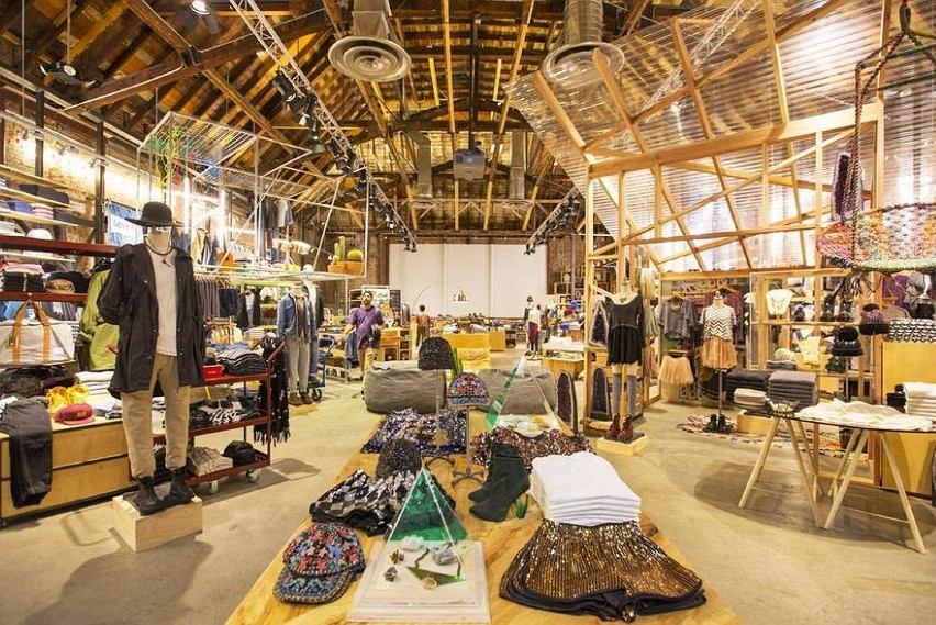 Urban Outfitters. Kultowa amerykańska marka w końcu w