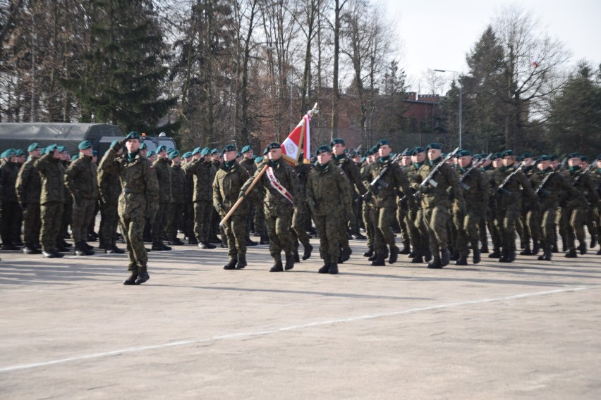 Przysięga 50 żołnierzy w sieradzkiej brygadzie zakończona...