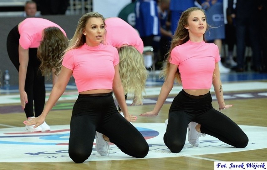 Cheerleaders podczas meczu AZS Koszalin - Arka Gdynia....