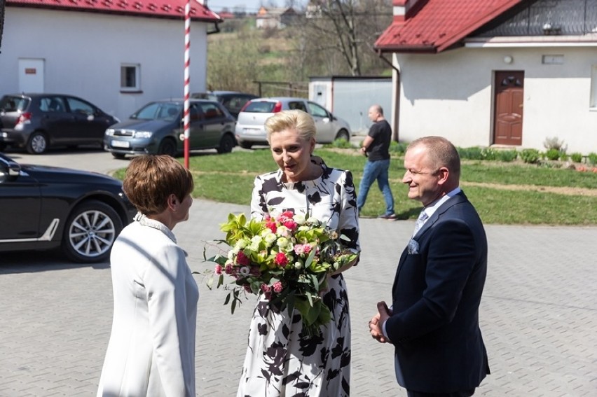 Pierwsza dama RP Agata Kornhauser Duda odwiedziła Szkołę Podstawową w Janczowej [ZDJĘCIA]