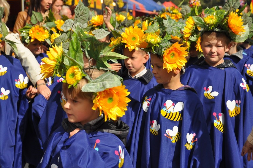 Parada i otwarcie święta kwiatów w Skierniewicach