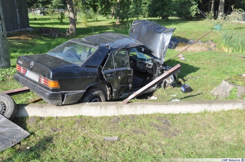 Miłkowice Maćki: Mercedesem uderzył  w ogrodzenie posesji [zdjęcia]