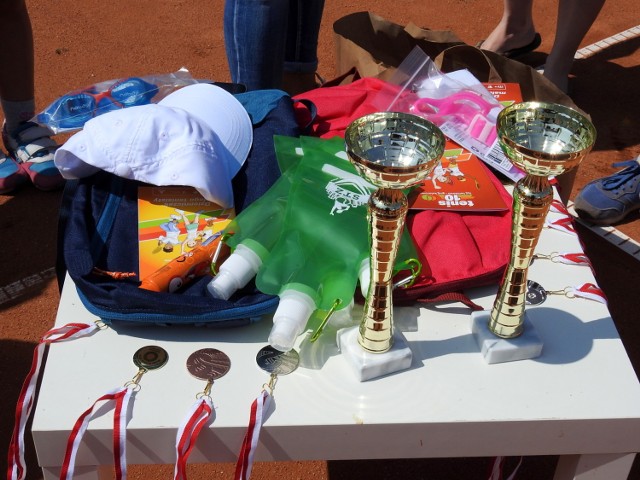 Organizowane przez Iwonę Kowalską -Arteniuk turnieje cieszą się coraz większą popularnością wśród młodych adeptów tenisa ziemnego. W sobotę, 21 lipca, na kortach w Międzyrzeczu rozegrano kolejna edycję Wielkiego Szlemika - turniej Roland Garros.