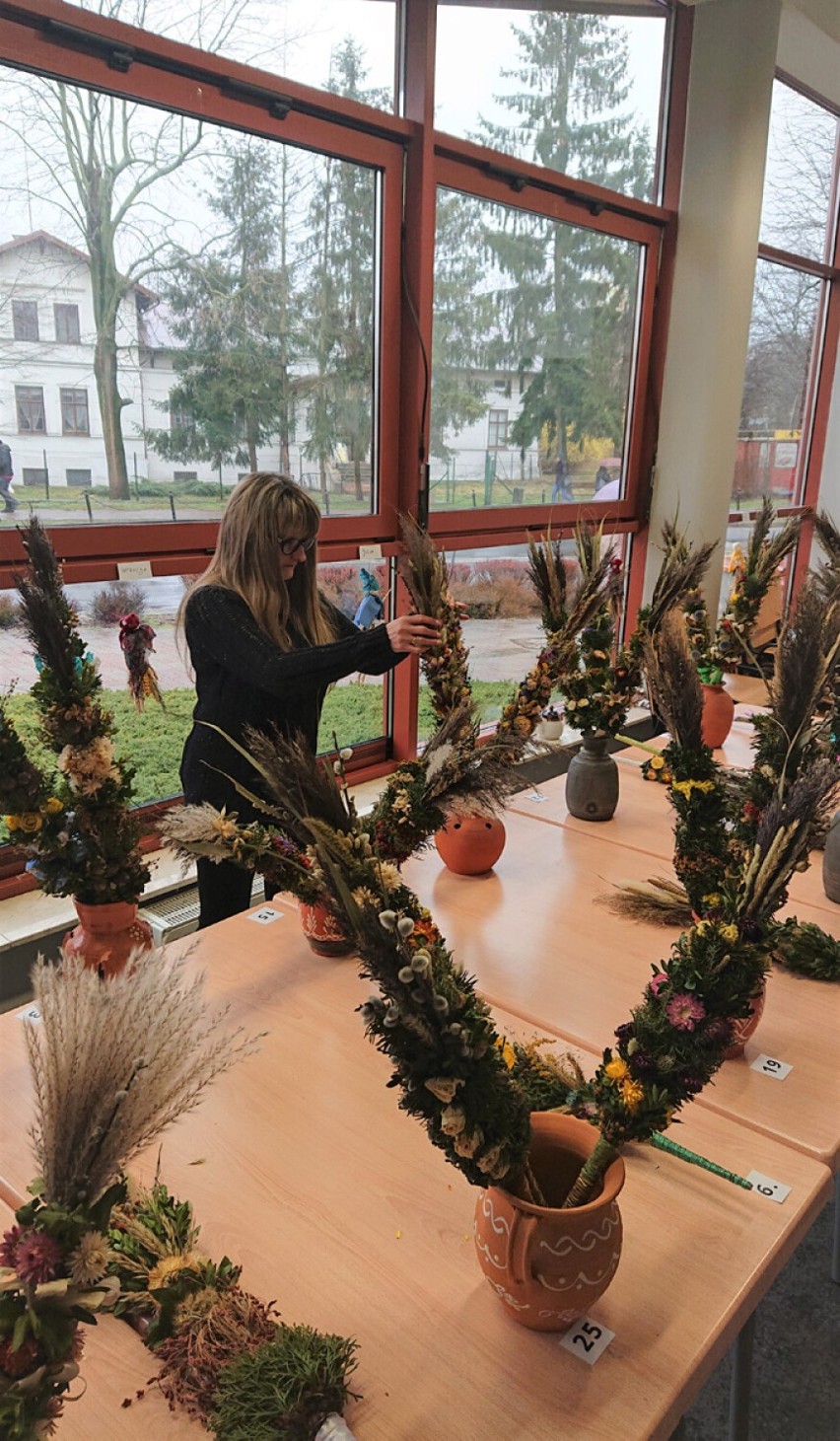 Najpiękniejsze palmy i pisanki 2023 wybrano w Krasnymstawie.  Nagrodzeni zostali laureaci konkursu powiatowego