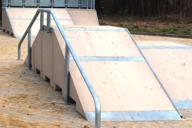 Skatepark w Jarocinie: Wykonaj graffiti do elementów skateparku