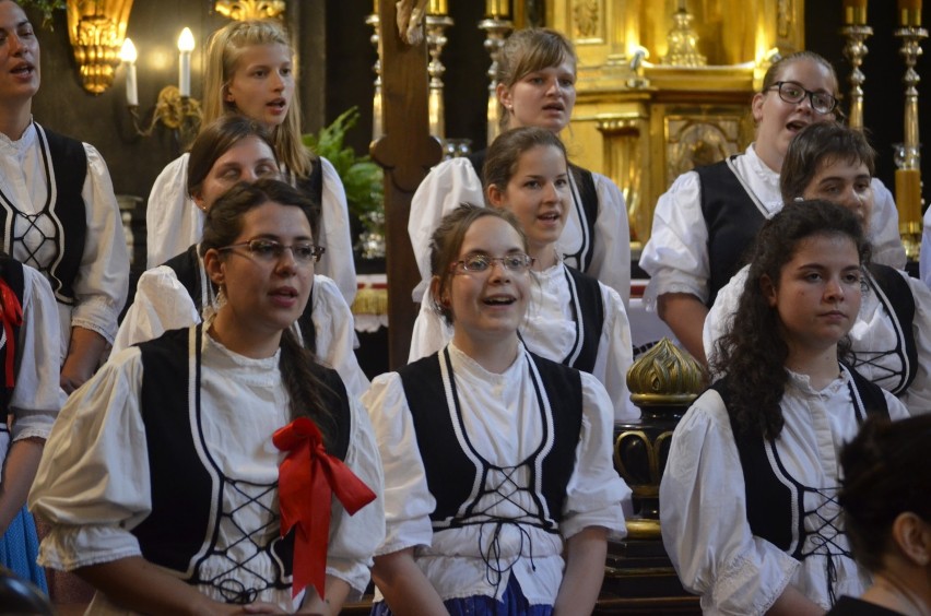 Koncert chóru żeńskiego z Węgier w Piotrkowie