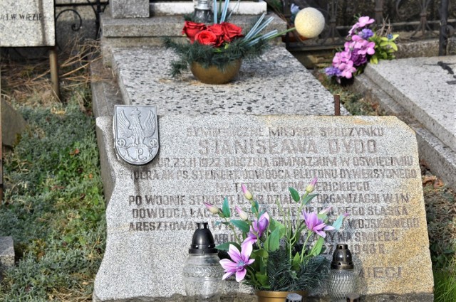 Postać Stanisława Dydo upamiętnia jedna z tablic w wydzielonej kwaterze na Cmentarzu Parafialnym w Oświęcimiu poświęconych bohaterom z czasów wojny