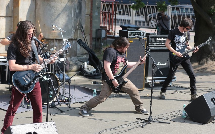 Nietypowy koncert przed Bramą Portową w Szczecinie