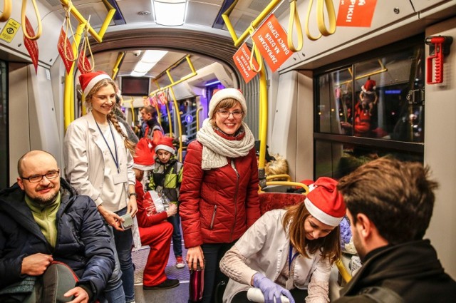 Mikołajkowy tramwaj jeździ po Gdańsku od 6.12.2019 r.