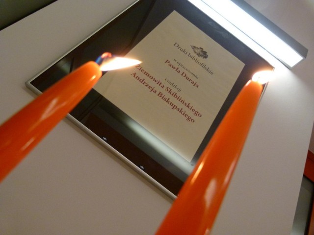 Bibliofilskie druki Pawła Duraja pokazywane są w Powiatowej Bibliotece Publicznej w Sieradzu