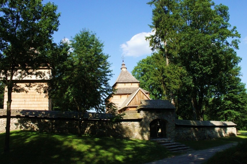 Cerkiew p.w. św. Paraskewy wzniesiono  w końcu XVI wieku....
