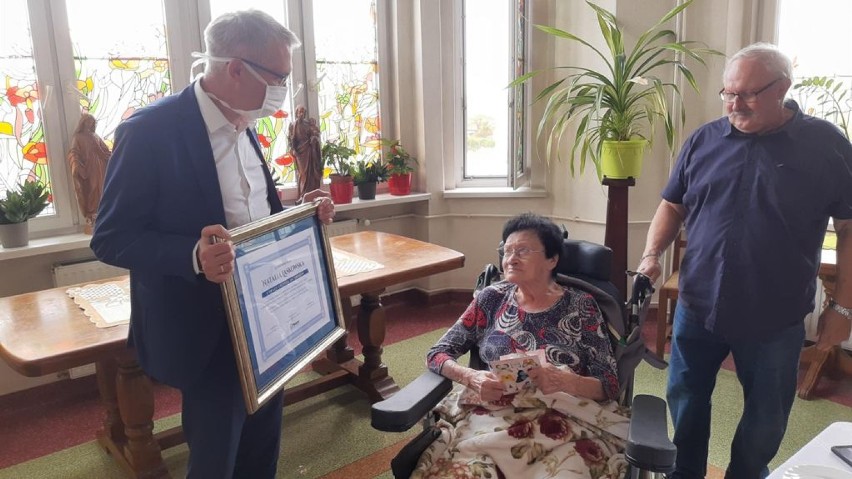 Natalia Laskowska, która jest pod fachową opieką pleszewskich sióstr służebniczek, skończyła 100 lat
