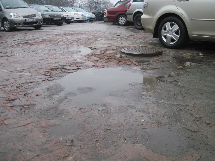  Ul. Północna: Remontu parkingu przy Komendzie Miejskiej Policji nie będzie