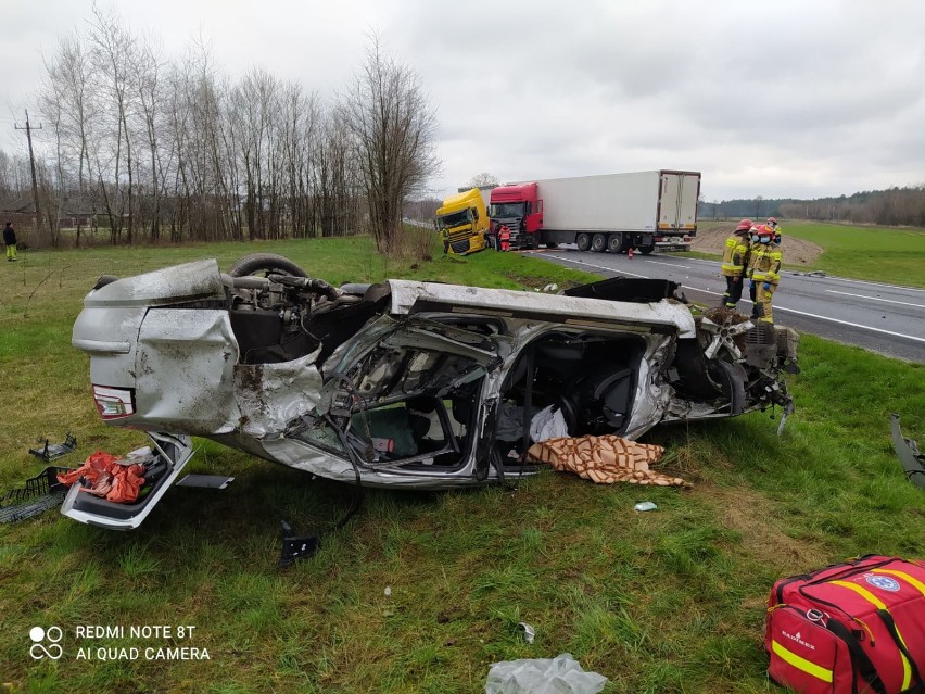 Wypadek na DK73 koło Dąbrowy Tarnowskiej, jedna osoba ranna,...