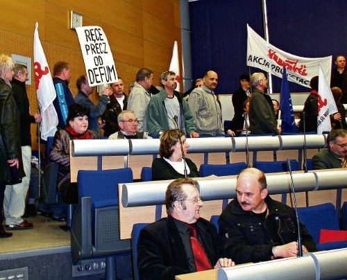 Pracownicy przedstawiali swoje argumenty m.in. podczas marcowej sesji Rady Miejskiej.
