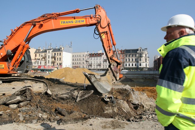 Rafał Elżanowski, dyrektor inwestycyjny Neinver na placu budowy