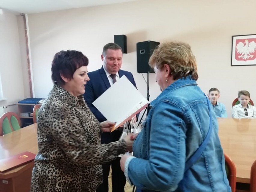 Burmistrz Działoszyna nagrodził młodzież wyróżniającą się w sporcie [FOTO]